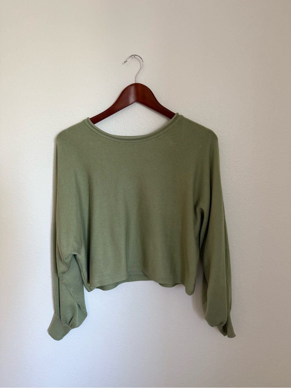 Zesica Green Women's Cropped Long-Sleeve Top